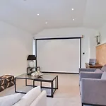 Domaine Prive - Piscine, Home-Cinema & 100 Calme Holiday home *